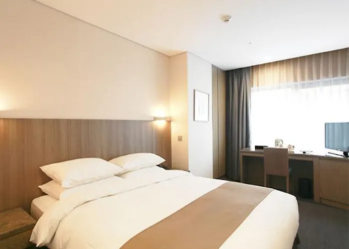 Amid Hotel 4*